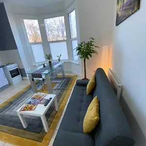 Apartment Stunning 1 Bed Spacious -central, Cardiff
