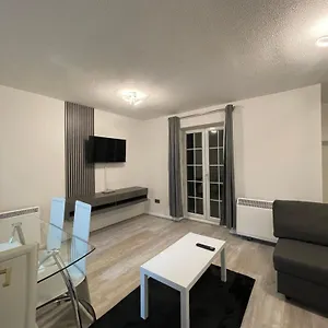 Apartment Bay With Parking, Cardiff